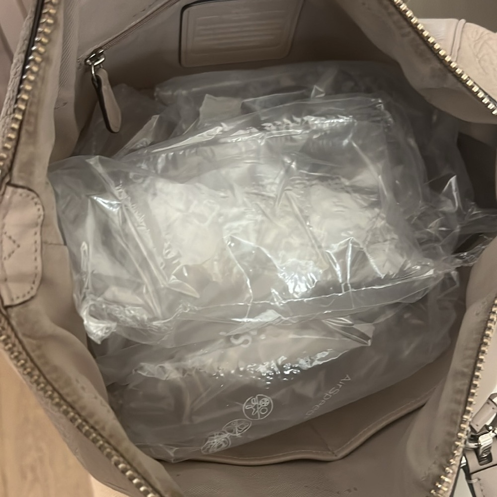 Coach Purse - Picture 4 of 7